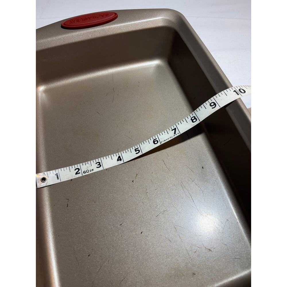 Rachael Ray Nonstick Bakeware Covered Cake Pan - Picture 4 of 4